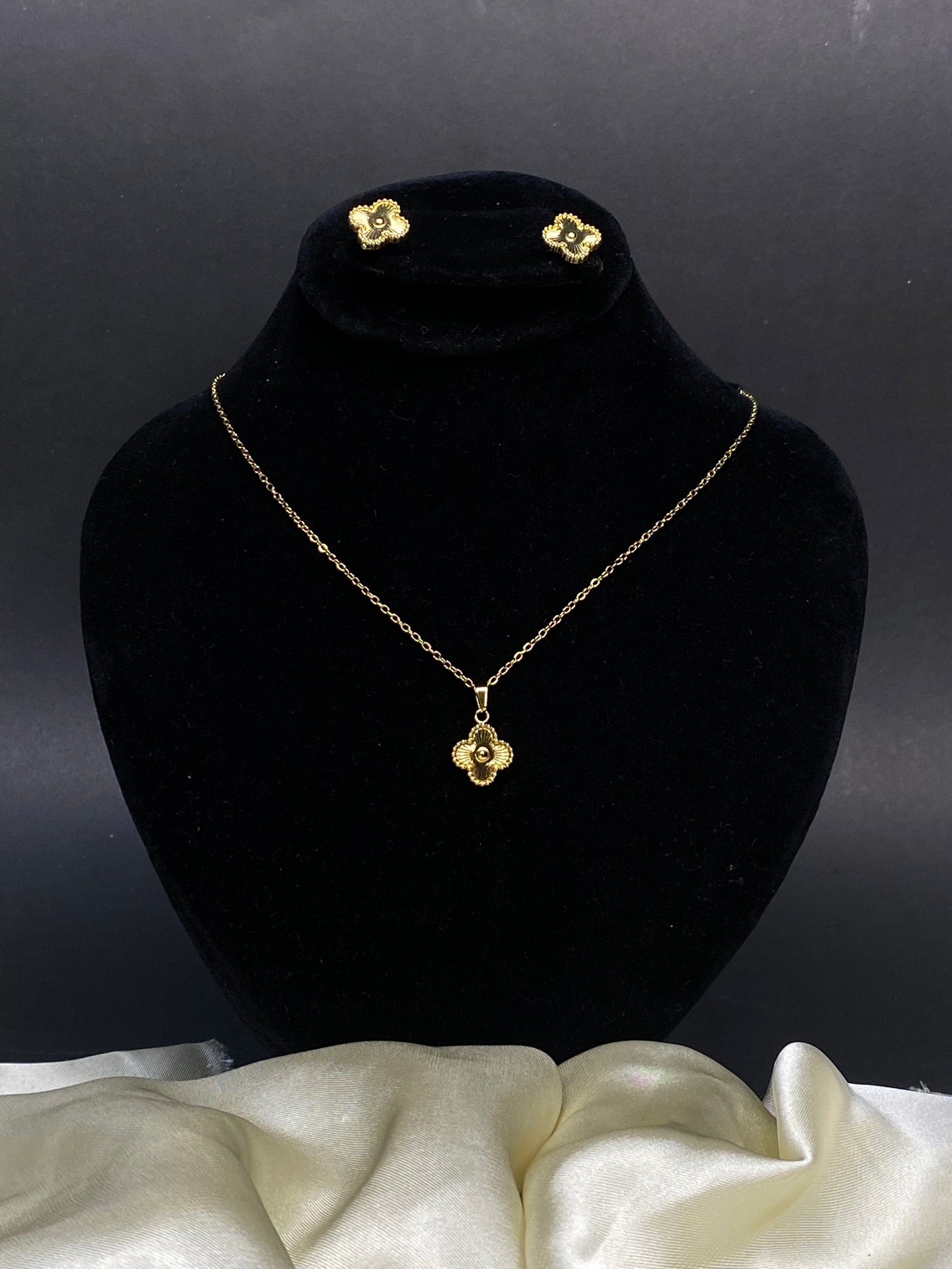 clover chain or earring